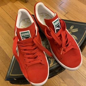 Unisex 6.5 men 8.5 women puma red suede sneakers